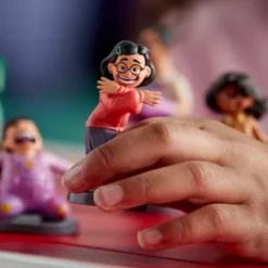 Turning Red Deluxe Figurine Playset -Toy Kids Shop 460062469656 2