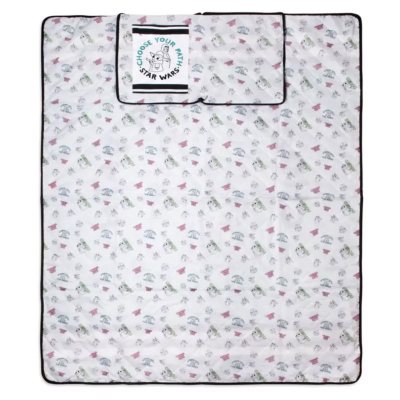 Star Wars: The Mandalorian Picnic Blanket Tote 4 Star Wars: The Mandalorian Picnic Blanket Tote - Image 2