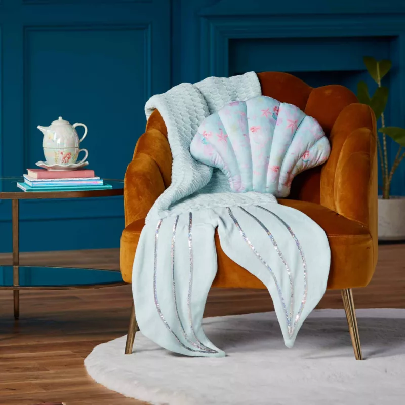 The Little Mermaid Tail Blanket 4 The Little Mermaid Tail Blanket - Image 2