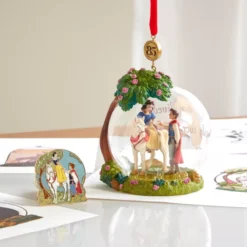 Snow White And The Seven Dwarfs Legacy Sketchbook Ornament, 85th Anniversary, Limited Release -Toy Kids Shop 465062871911 1