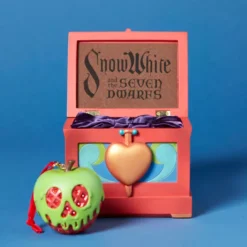 Poisoned Apple Ornament In Heart Box, Snow White And The Seven Dwarfs -Toy Kids Shop 465063297796 1