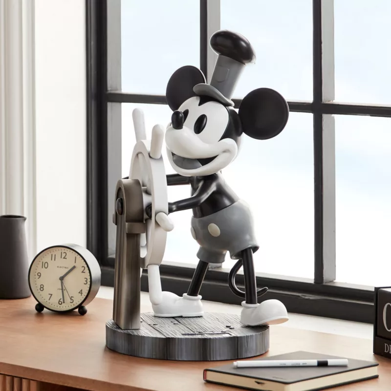 Steamboat Willie Master Craft Mickey Figurine, Beast Kingdom 4 Steamboat Willie Master Craft Mickey Figurine, Beast Kingdom - Image 2